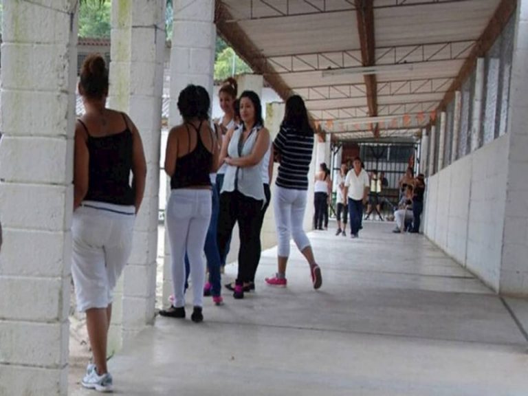 1338 mujeres sin sentencia y 14 de ellas con hijos dentro de penitenciarías 1338 mujeres sin sentencia y 14 de ellas con hijos dentro de penitenciarías