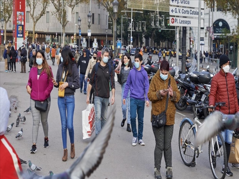 Más de 100 mil fallecimientos por COVID-19 reporta Francia