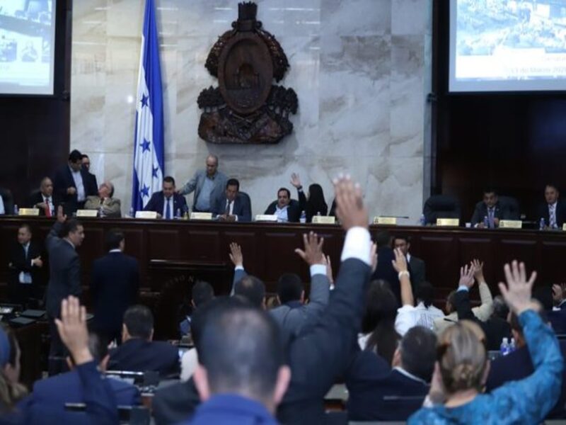 Mayoría oficialista rechaza juicio político contra magistrados de la CSJ