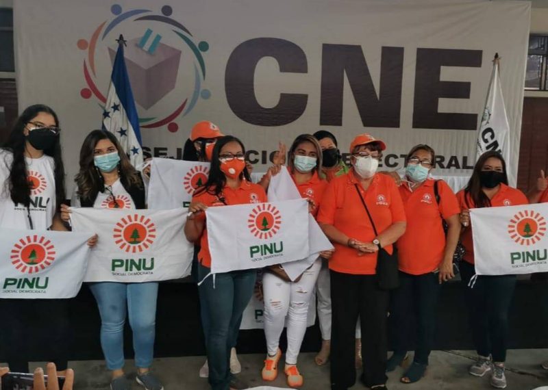 PINUSD presenta su planilla ante el CNE