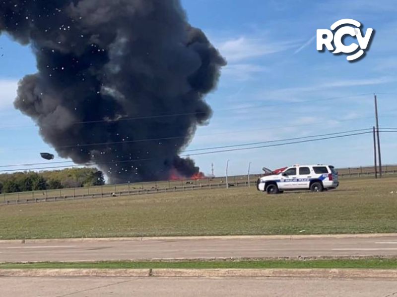 Seis muertos deja el choque de aviones durante un show en Dallas