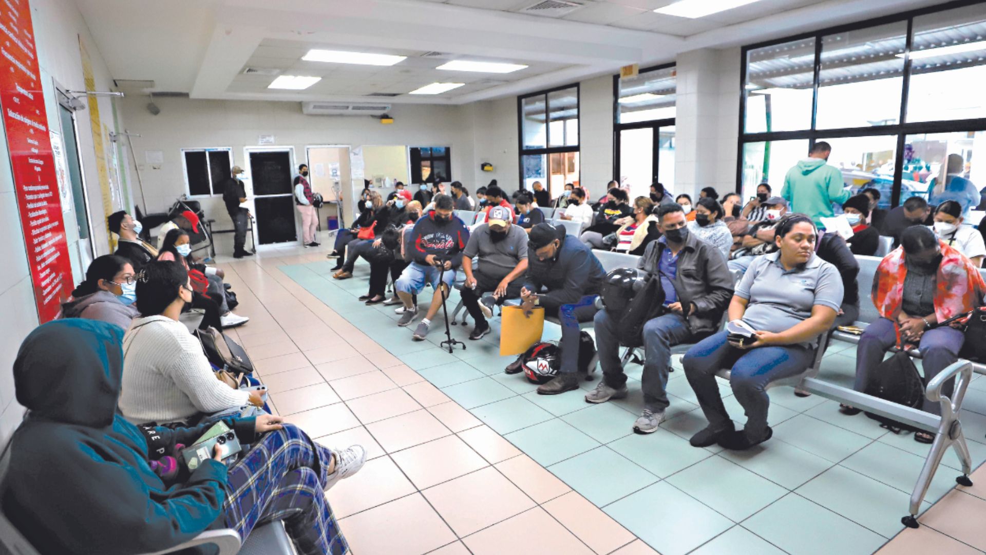 Pacientes del IHSS denuncian falta de medicamentos y médicos
