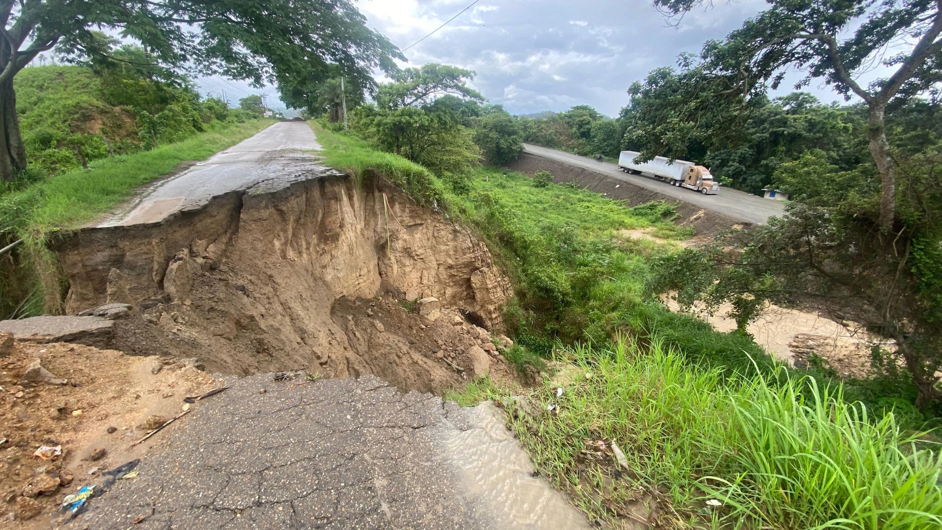 Carretera Honduras-Nicaragua cerca del colapso total