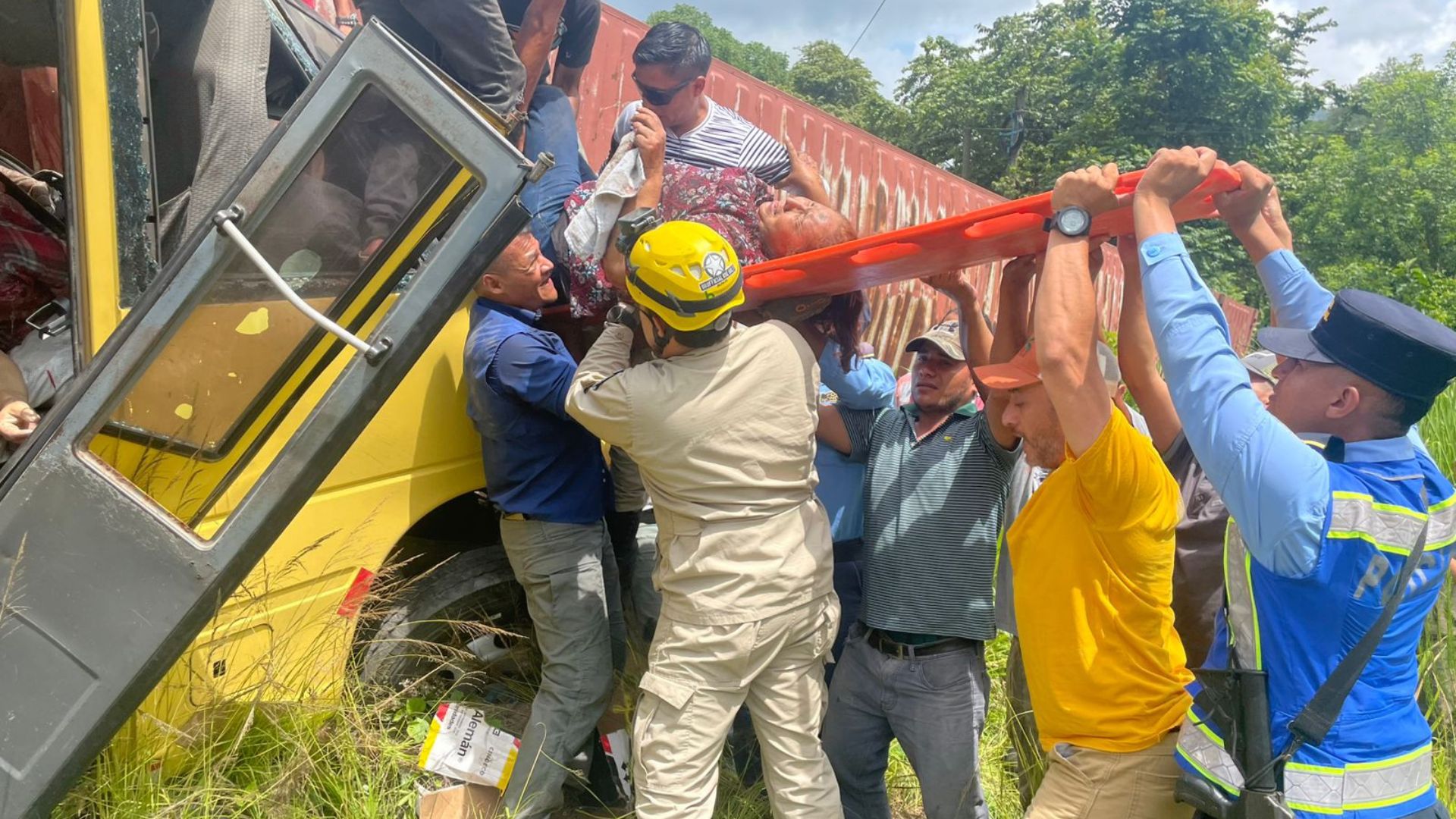 Cuatro muertos y más de 20 heridos deja accidente vial en Copán