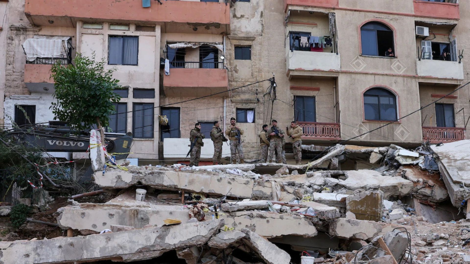 Derrumbe de edificio en Líbano deja la menos 14 muertos