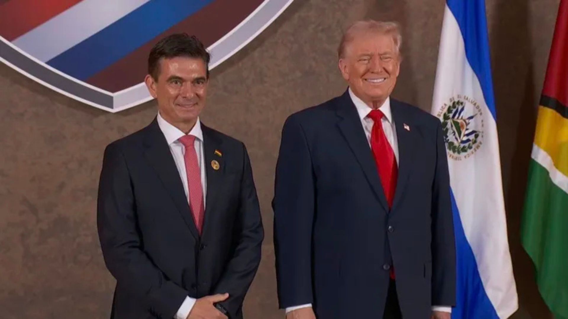 Estados Unidos respalda al Gobierno de Bolivia en medio de bloqueos
